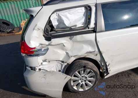 2011 Toyota Sienna Limited from USA, damaged, VIN 5TDDK3DC0BS016054